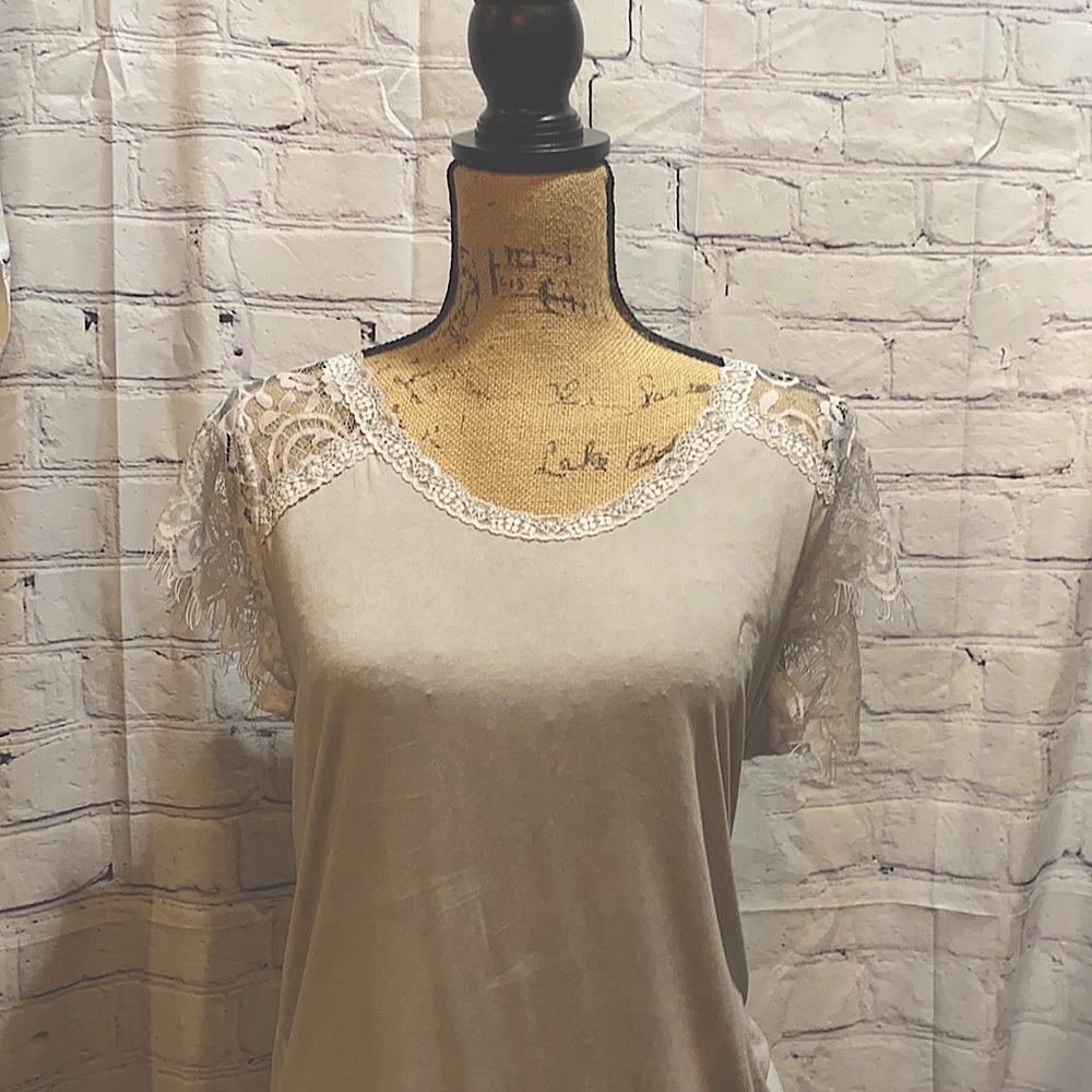 POL shirt with lace arms. Great condition. Size M.